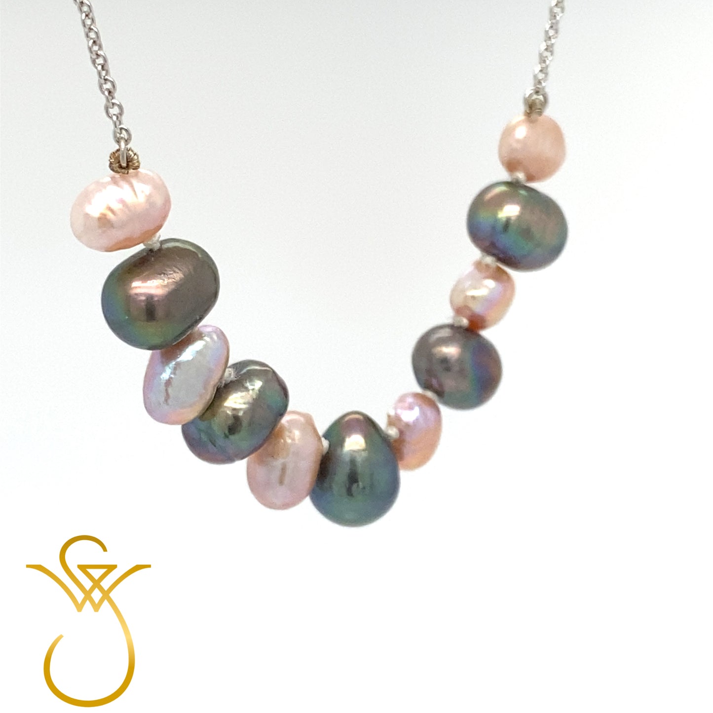 Zoetwater parelcollier Baroque met sterling zilver ankercollier, gerhodineerd.