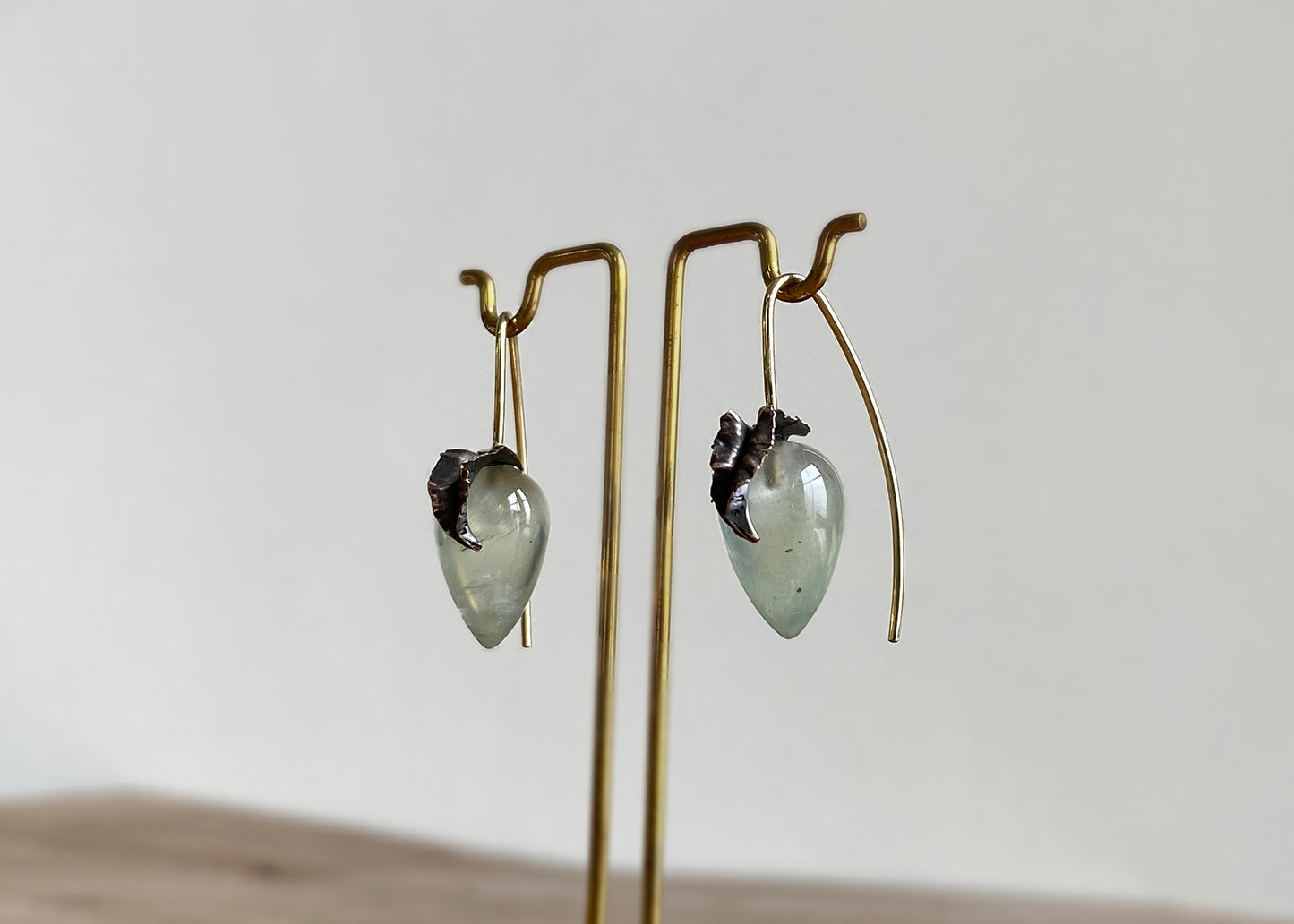 Prehnit Oorhangers in 14 karaat vol goud