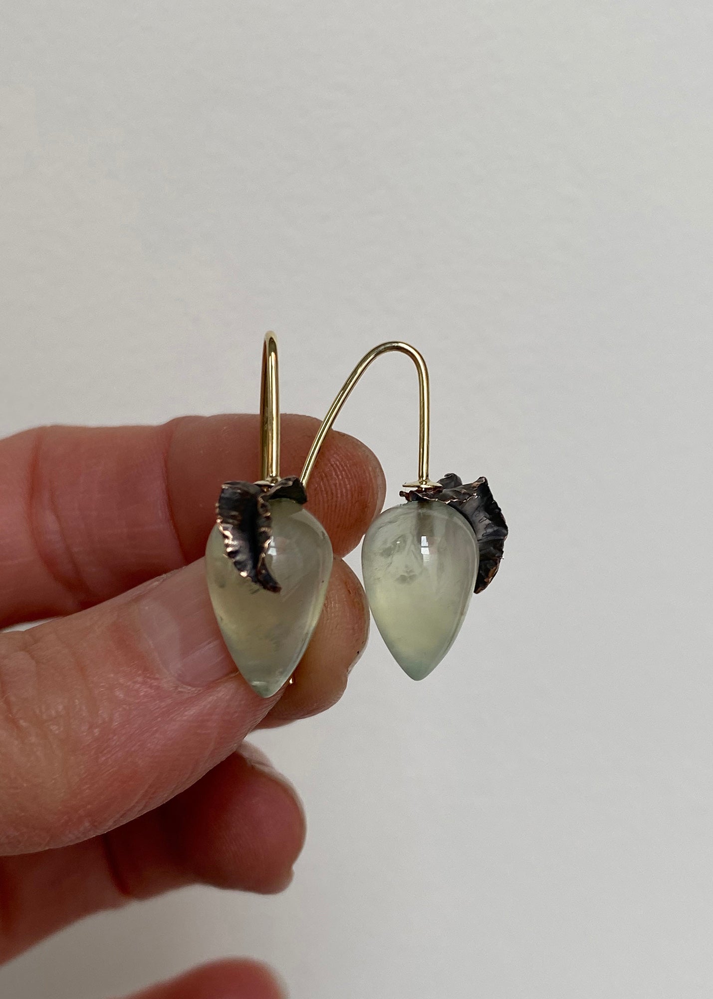 Prehnit Oorhangers in 14 karaat vol goud