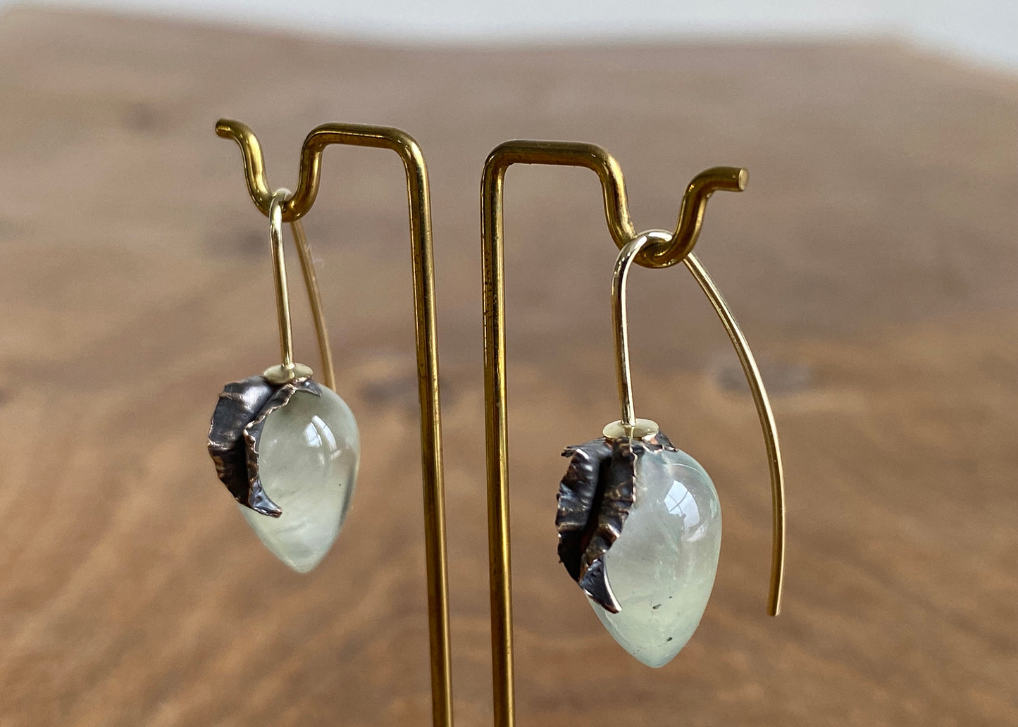Prehnit Oorhangers in 14 karaat vol goud