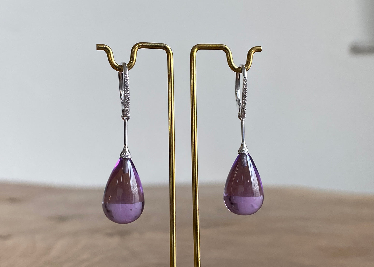 Amethyst en Diamanten Oorhangers in 18 karaat wit goud