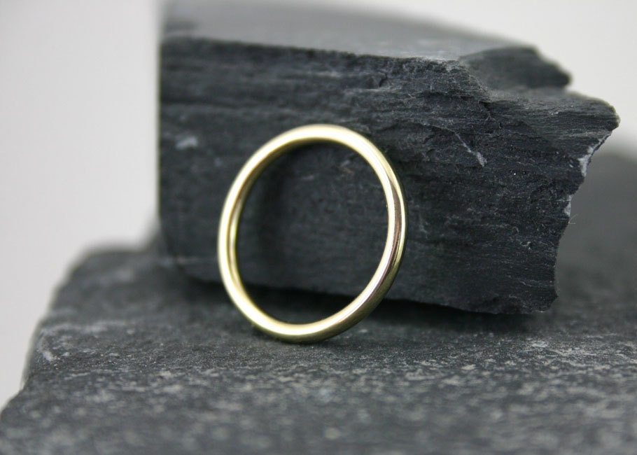 Ronde trouwring 2mm breed 14k goud