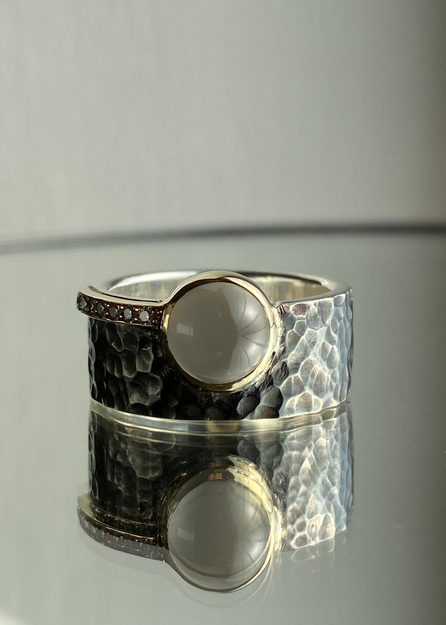 Ring Maansteen met Diamanten