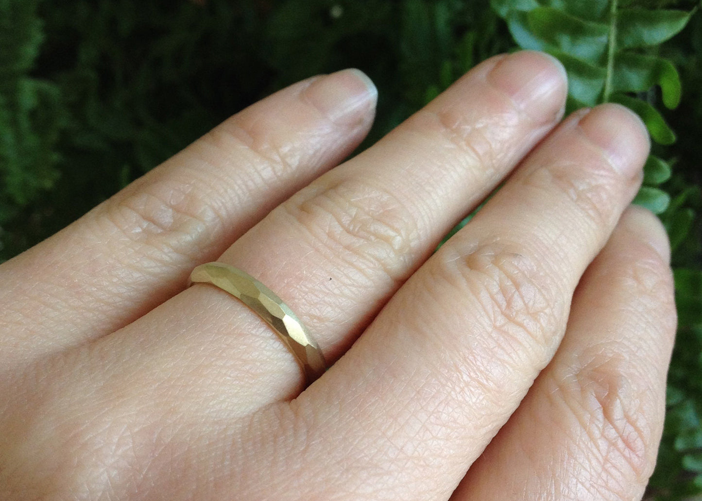 Gouden ring Facet gesatineerd