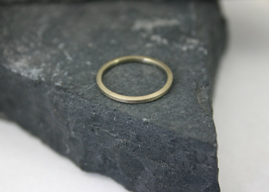 Gesatineerde Gouden smalle vierkante ring