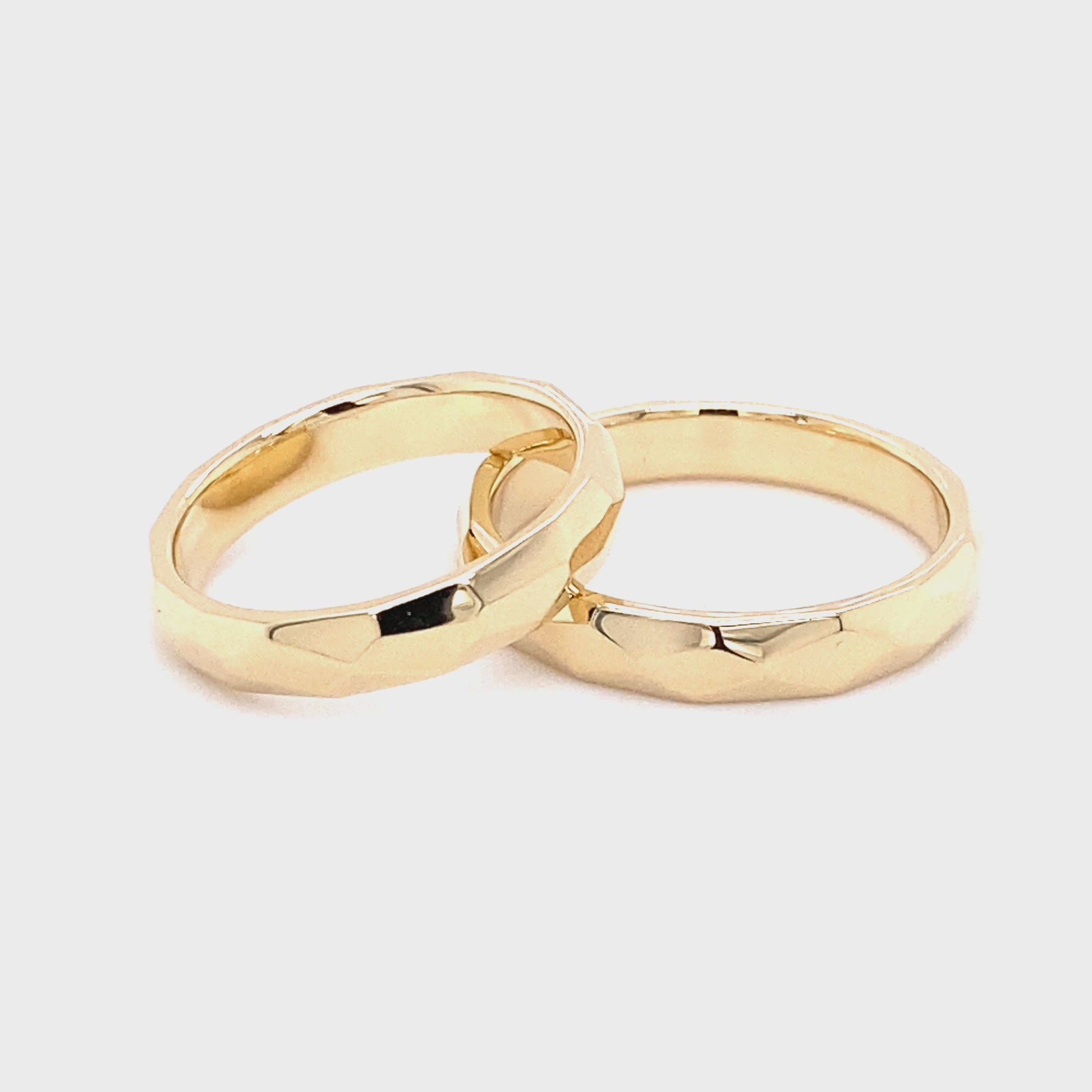 Gefaceteerde gouden ring, 14 karaat vol goud, uit het atelier van Sanders Weyden.