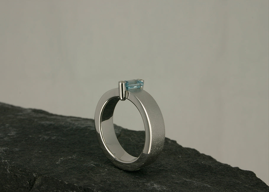 18k Wit Gouden Diamanten ring met Aquamarijn