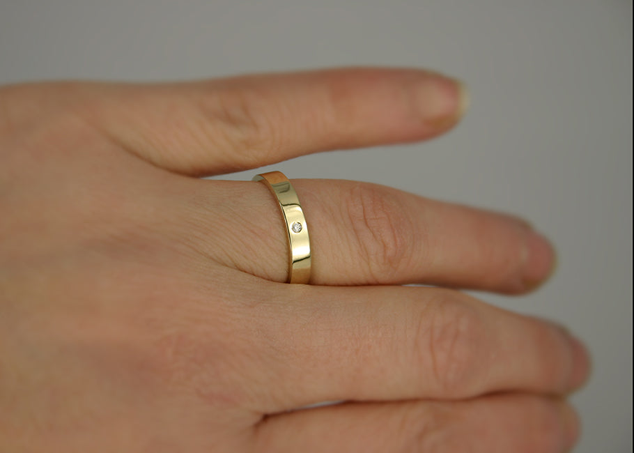 Trouwring Goud Diamant Excellent,1.5 mm dik 14k goud, diamant 0.015ct