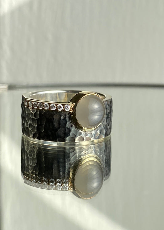Ring Maansteen met Diamanten