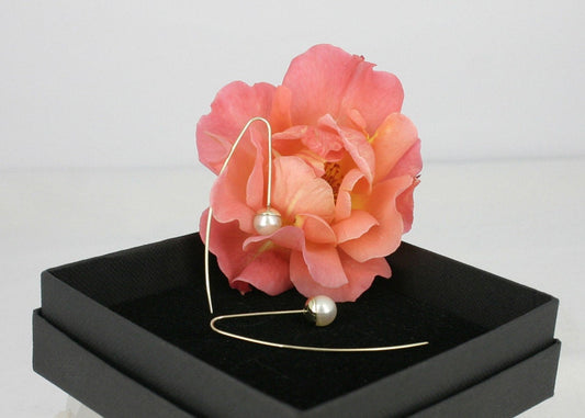 Parel Oorhangers 14k goud, oorhaken met witte parel.