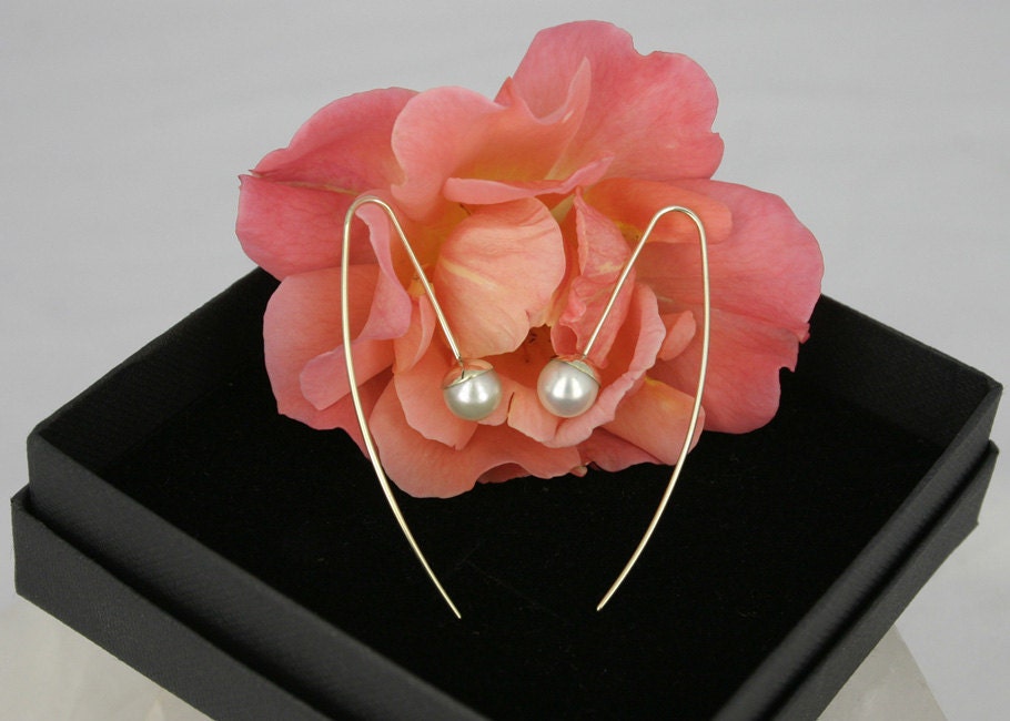 Parel Oorhangers 14k goud, oorhaken met witte parel.